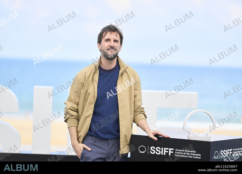 Julian Lopez attended 'Los Destellos' Photocall during 72nd San Sebastian International Film Festival at Kursaal Palace on September 22, 2024 in Donostia / San Sebastian, Spain.