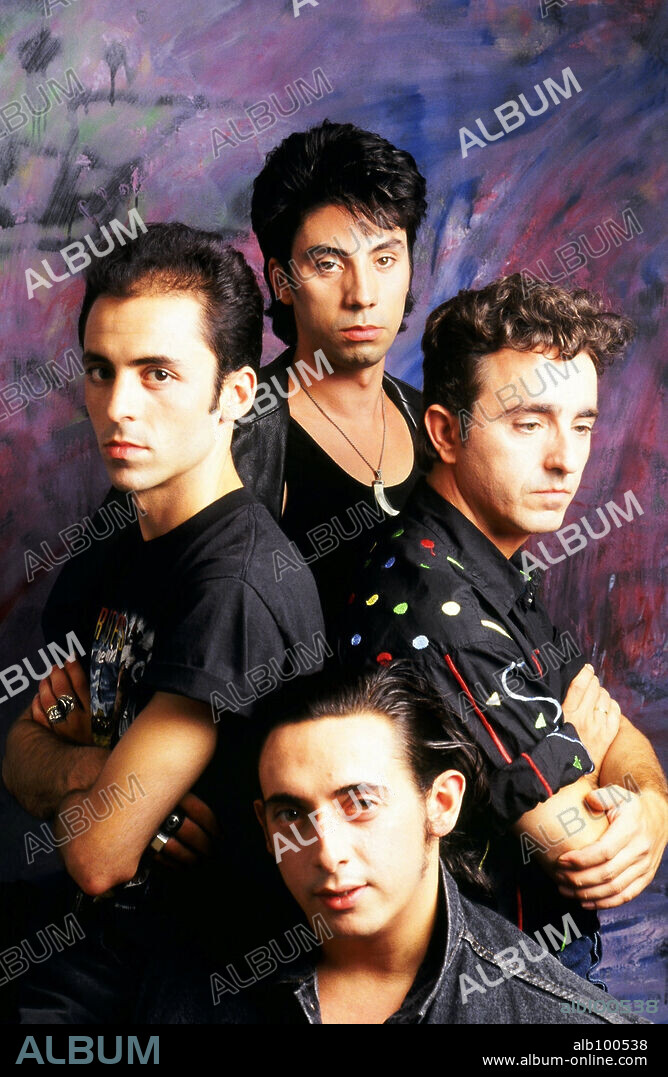 La Guardia es un grupo musical rock de origen granadino liderado por Joaquín Almendros que cosechó grandes éxitos en los ochenta.