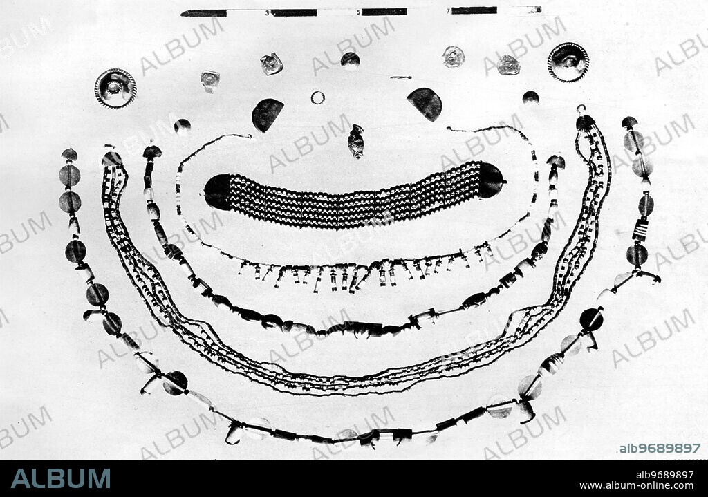 The Art of India About 3000 B.C. Prehistoric "Indus" Culture. A remarkable hoard of ancient Indian ornaments about 5000 years old which" would do credit to a present-day jeweller": Found at mohenjo-Daro, where "the ornamnts of the rich were of silver and gold, or copper plated with gold, of blue falence, ivory, carnelian, jadeite, and multicolour stones of various kinds. 14 January 1928.