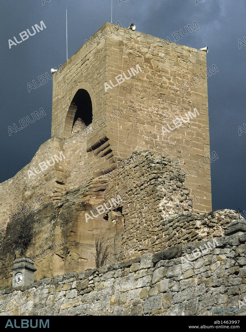 ARAGON. MORA DE RUBIELOS. Detalle del TORREON DEL CASTILLO, erigido en el siglo XIV en estilo gotico. Provincia de Teruel. España.