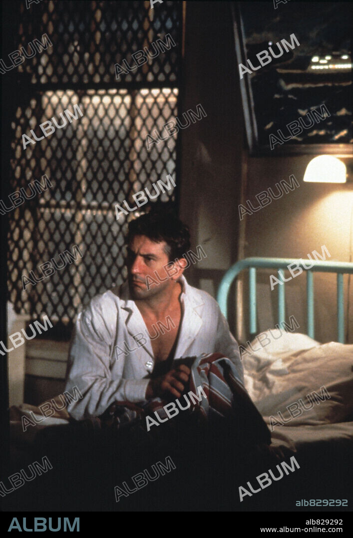 DESPERTARES, 1990 (AWAKENINGS), dirigida por PENNY MARSHALL. Copyright COLUMBIA PICTURES.