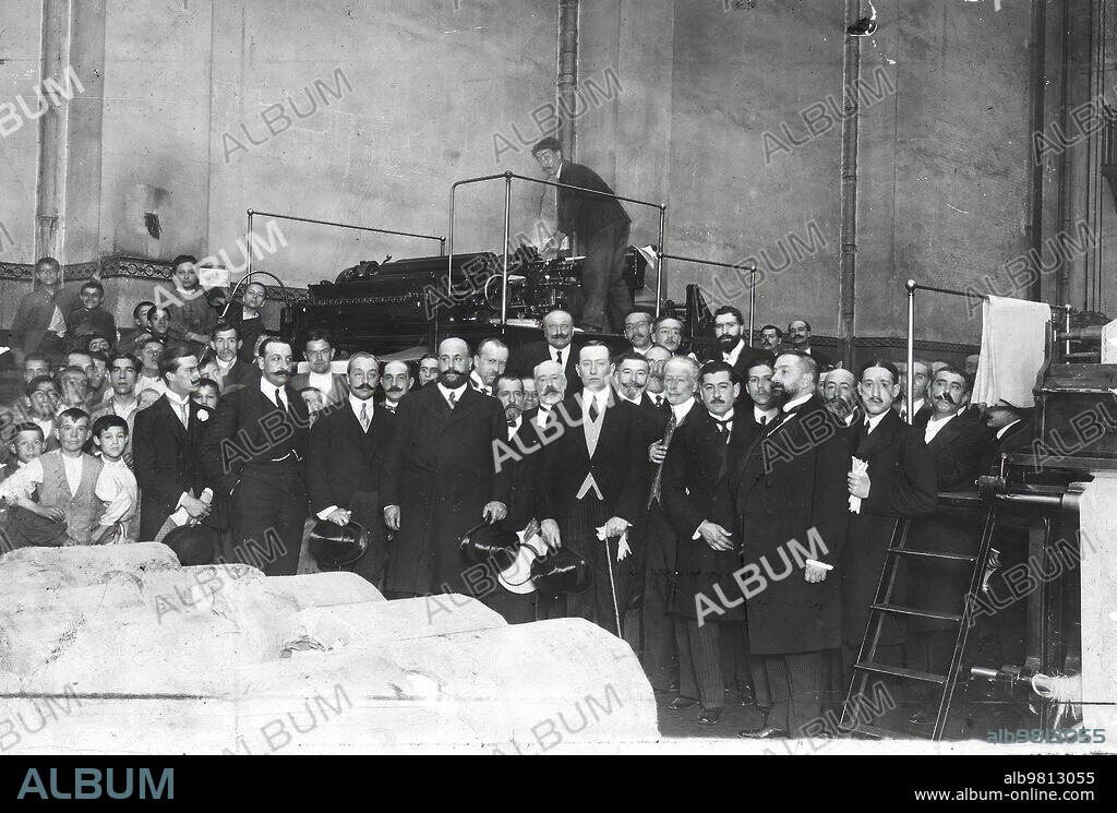 Madrid. 21/05/1912. El inventor Guillermo Marconi visitando los talleres de ABC.