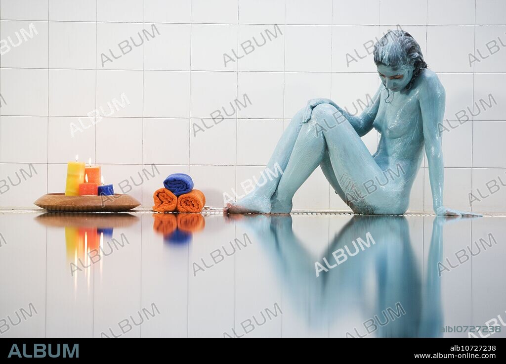 Body mud, La Phyto personalized treatment. 100% natural active principles: seaweeds, clays, oligo-elements, essential oils, plant extracts, cereals, etc. Cestona spa, Relais Termal Group, Gipuzkoa, Basque Country.