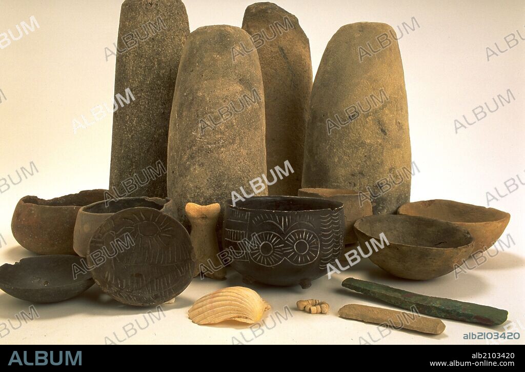 AJUAR DE LA TUMBA 15 LOS MILLARES. CALCOLITICO. CULTURA DE LOS MILLARES. (DEPOSITO: MUSEO ARQUEOLOGICO NACIONAL).