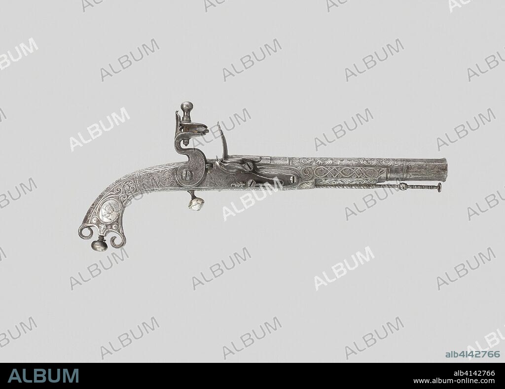 Flintlock Belt Pistol. Scottish, Leigh; Thomas Murdoch, active 1775-1790. Date: 1775. Dimensions: L. 32.4 cm (12 3/4 in.)
Barrel L. 19.7 cm (7 3/4 in.)
Wt. 1 lb. 15 oz.
Caliber .60. Steel, silver, and horn. Origin: Scotland.