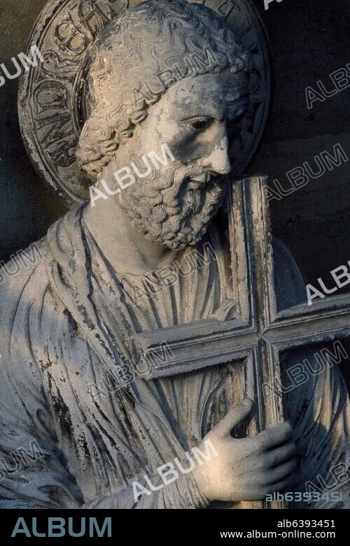 Reims (Dep.Marne, Champagne, Frankreich) Kathedrale / Cathédrale Notre-Dame (1211 begonnen), Nordquerhaus, Gerichtsportal / Portail du Jugement Dernier (Skulpturen um 1220/1230).-Der Apostel Andreas (Ausschnitt).-Figur des linken Gewändes. Foto (nach der Restaurierung) 1988.