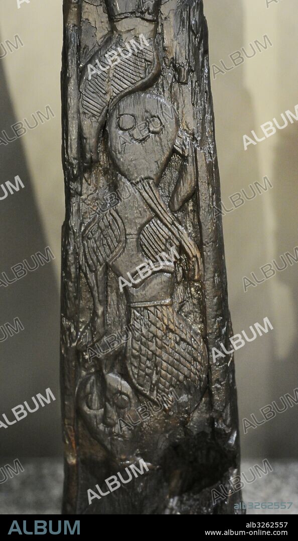 Piezas originales de la proa de un barco vikingo. Madera. Detalle de la parte final. Museo de Barcos Vikingos. Oslo. Noruega.