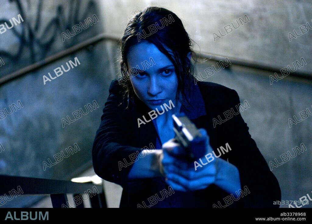 TUPPENCE MIDDLETON en DOBLE IDENTIDAD: JAQUE AL MI5, 2015 (SPOOKS: THE GREATER GOOD), dirigida por BHARAT NALLURI. Copyright SHINE PICTURES/KUDOS FILM AND TELEVISION/PINEWOOD PICTURES.