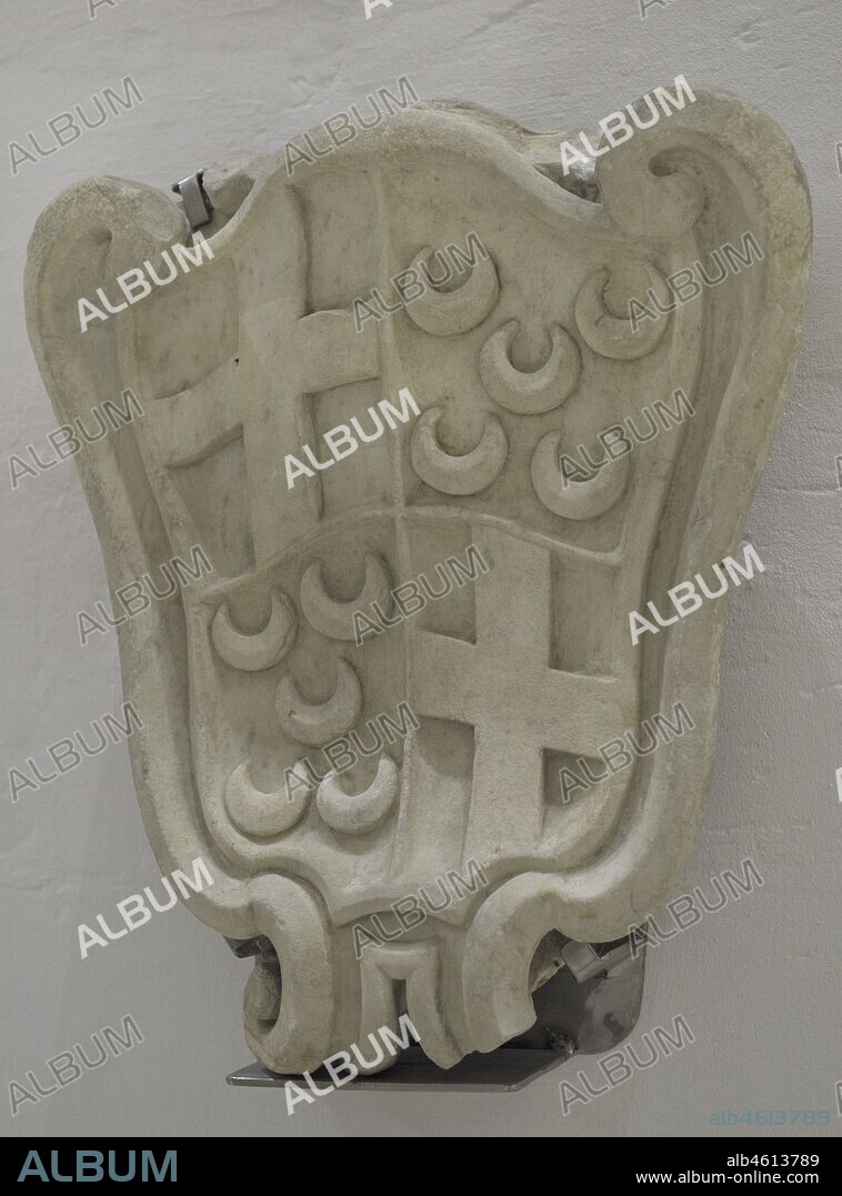 Escudo de armas de Manuel Pinto da Fonseca (1681-1773),68º Gran Maestre de la Orden de Malta. Mármol. Museo Nacional de Bellas Artes. La Valeta. Malta.