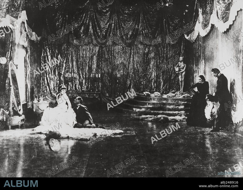 CATHERINE HESSLING and JEAN ANGELO in NANA, 1926, directed by JEAN RENOIR. Copyright FILMS ROITFEID, LES/GIGNO.