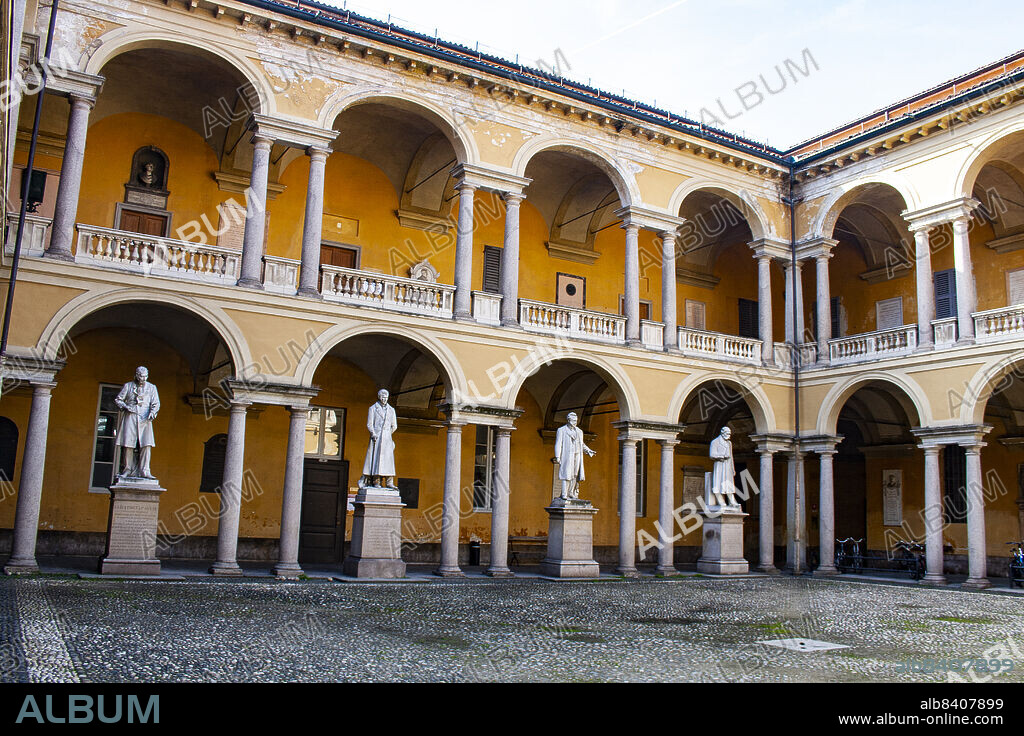 Pavia, Lombardy, Italy, Europe. Pavia University (Università degli Studi di Pavia) was realized in 1361 by Galeazzo II Visconti is one of the oldest university of the world.. The courtyard.