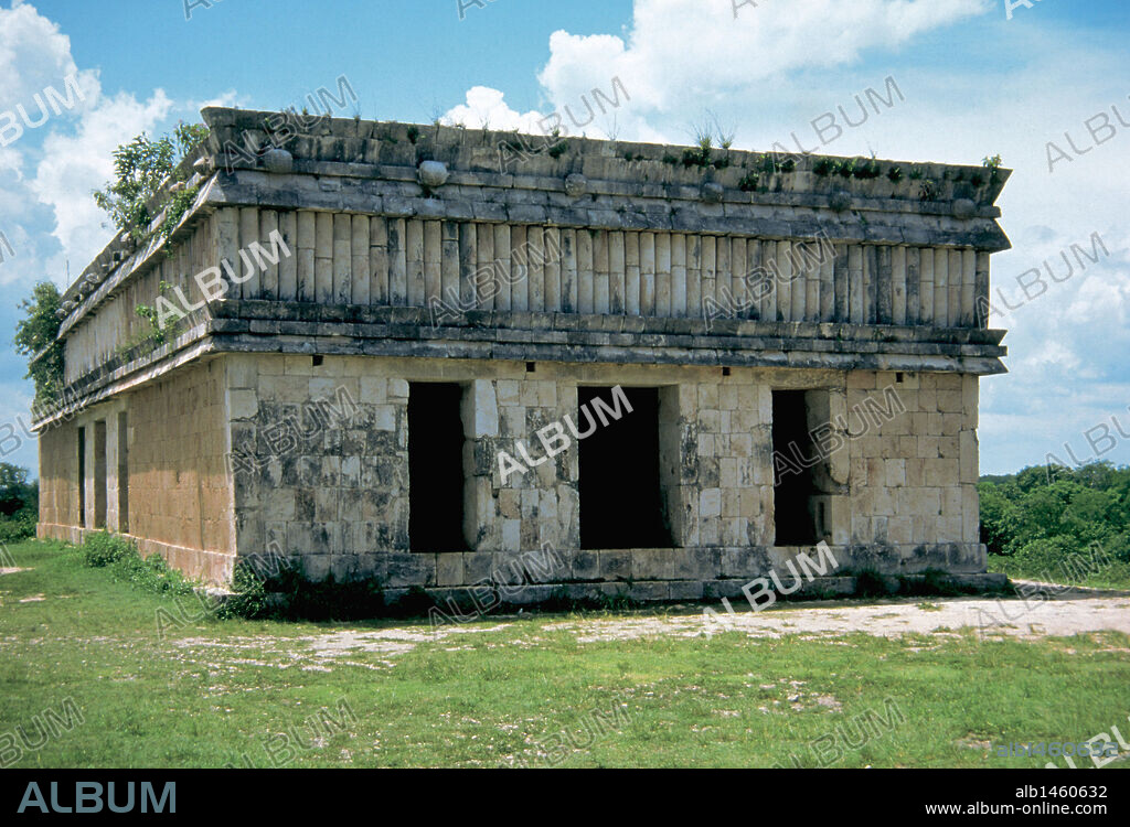ARTE PRECOLOMBINO. MAYA. MEXICO. SITIO ARQUEOLOGICO DE UXMAL. TEMPLO DE LAS TORTUGAS. Estilo Puuc. Periodo clásico (625-800). Vista general frontal. Estado de Yucatán.