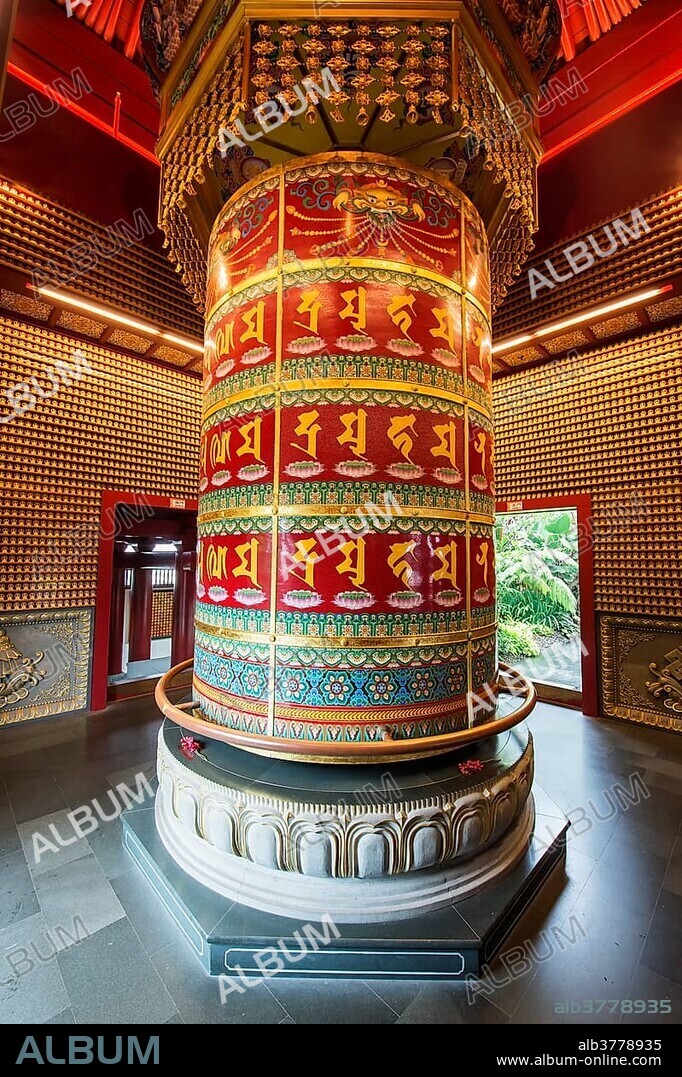 Vairocana Buddha Prayer Wheel in the Ten Thousands Buddhas Pavilion, Buddha Tooth Relic Temple, Chinatown, Singapore, Asia.
