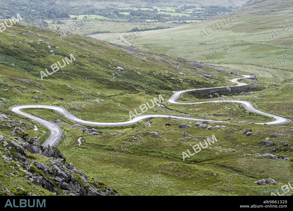 winding road, Healy Pass (R574) on the Beara peninsula, Ireland, United Kingdom.