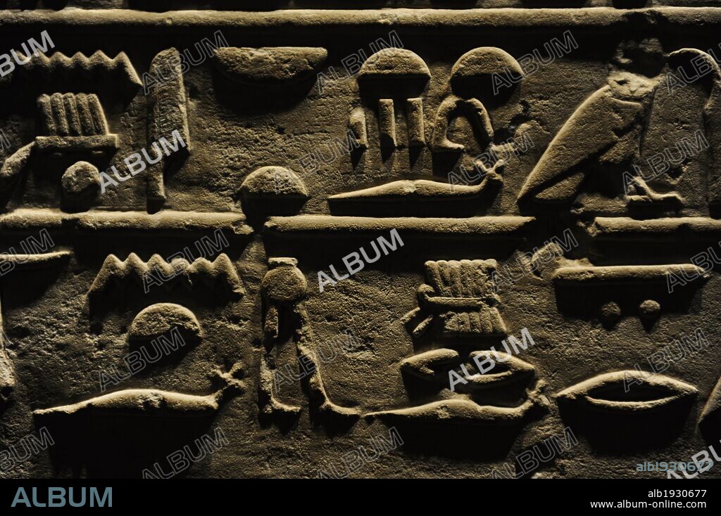 ARTE EGIPCIO. EGIPTO. Estela del general Intef (Antef). Fechada hacia el 2050 a. C. Imperio Medio. XI Dinastía. Detalle con escritura jerogífica. Museo Carlsberg Glyptotek. Copenhague. Dinamarca. Norte Europa.