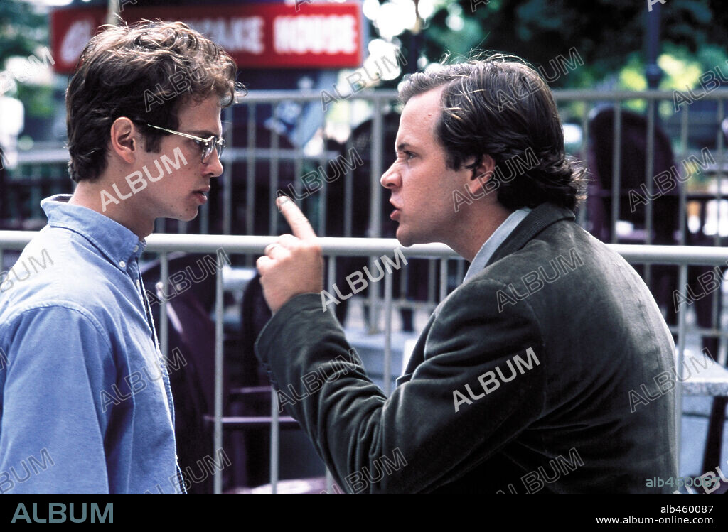 HAYDEN CHRISTENSEN and PETER SARSGAARD in SHATTERED GLASS, 2003, directed by BILLY RAY. Copyright LIONS GATE FILMS / WENK, JONATHAN.