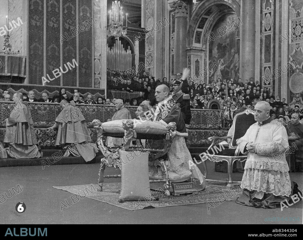 Pope Pius XII - Portraits General Scenes. June 27, 1955.