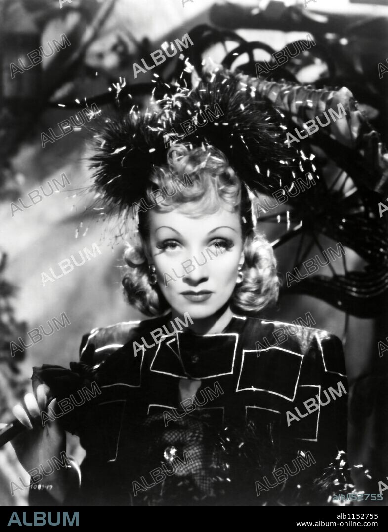 MARLENE DIETRICH en SIETE PECADORES, 1940 (SEVEN SINNERS), dirigida por TAY GARNETT. Copyright UNIVERSAL PICTURES.