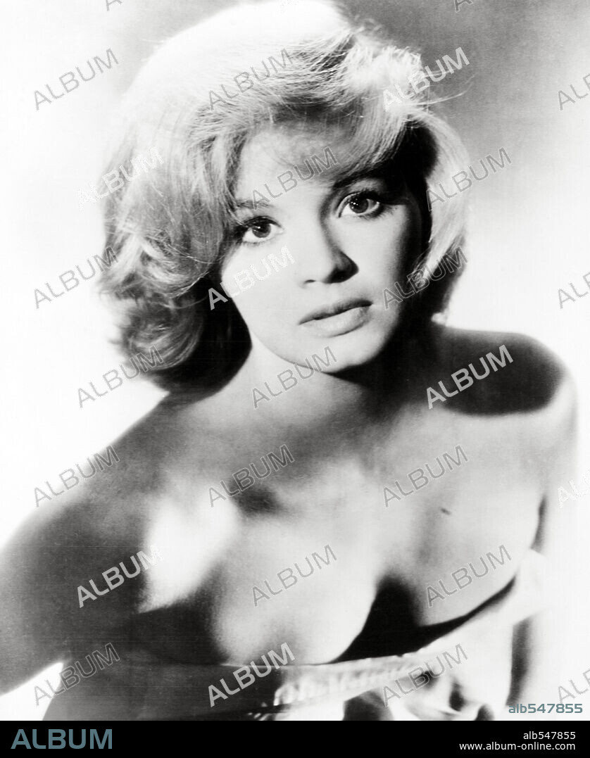 ANGIE DICKINSON.  1961