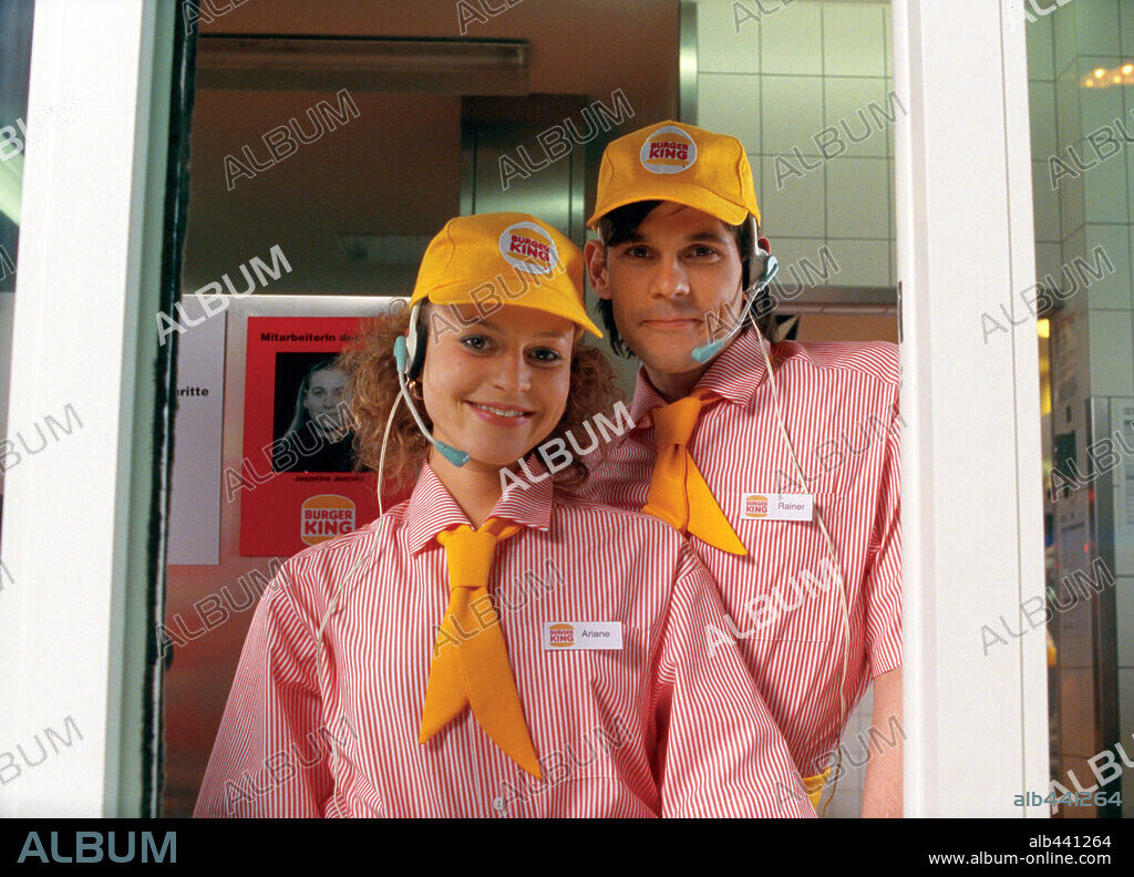 ALEXANDER BEYER in GOOD BYE, LENIN!, 2003, unter der Regie von WOLFGANG BECKER. Copyright SONY PICTURES CLASSICS.
