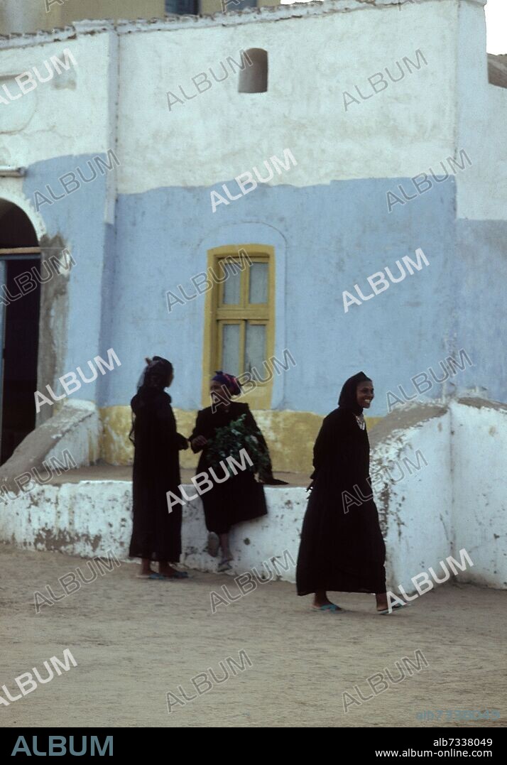 MUJERES NUBIAS.