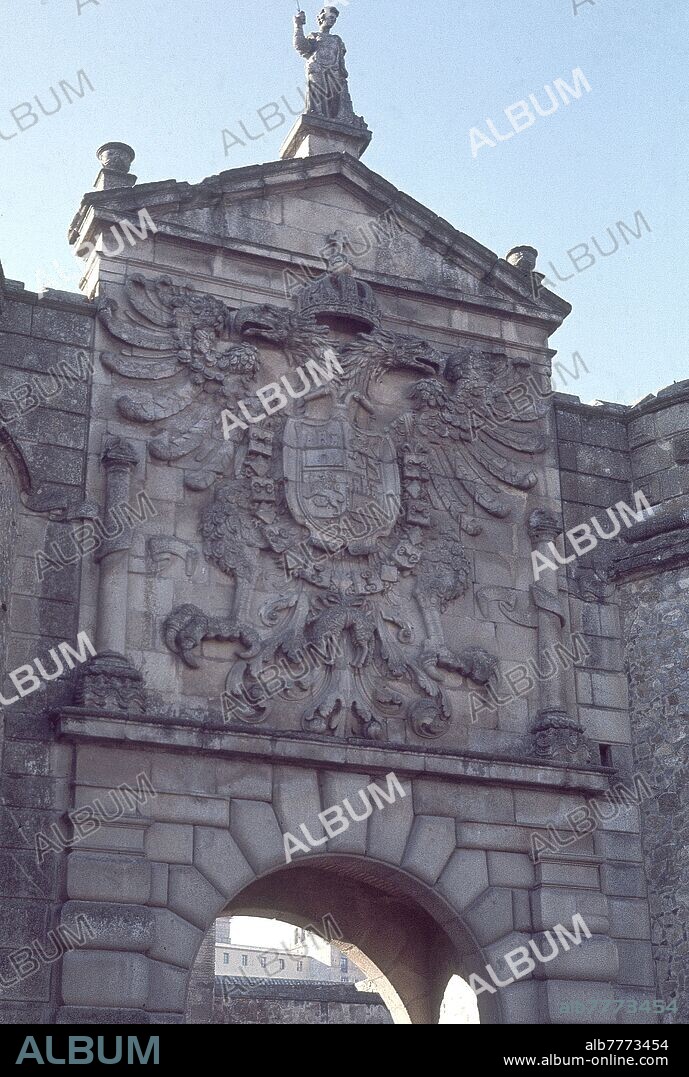ALONSO COVARRUBIAS. ESCUDO CARLOS V EN LA PUERTA NUEVA DE BISAGRA - S XVI.