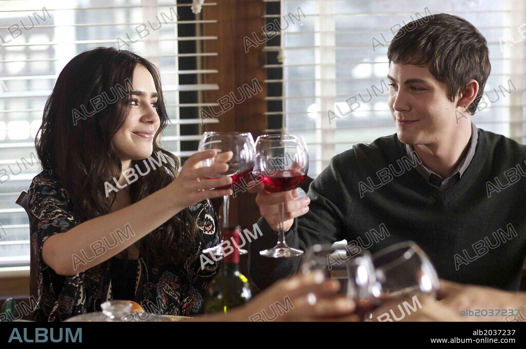 LILY COLLINS and LOGAN LERMAN in STUCK IN LOVE, 2012, directed by JOSH BOONE. Copyright INFORMANT MEDIA.