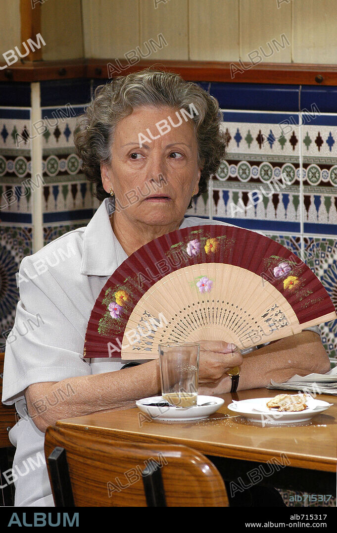 MARIA GALIANA en TAPAS, 2005, dirigida por JOSE CORBACHO y JUAN CRUZ. Copyright FILMAX.