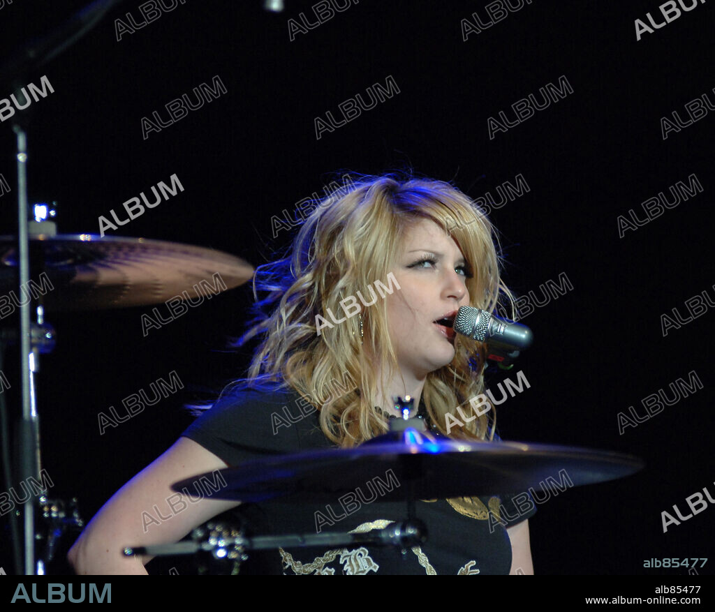 Feb 17, 2008-Norfolk, Virginia, USA-The Winter Jam 2008 Tour brings LAUREN BARLOW of Barlowgirl and the Christian movement to the Constant Convocation Center at Old Dominion University. 17/02/2008
