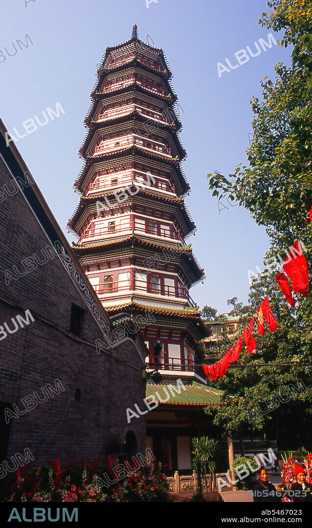 Liurong Si (Temple of the Six Banyan Trees), was founded over 1,400 years ago. The trees that inspired the 11th-century poet and calligrapher Su Dongpo to name the temple have since died. Overlooking it all is the Hua Ta (Flower Pagoda), a slender relic of the Song dynasty, built in 1097.