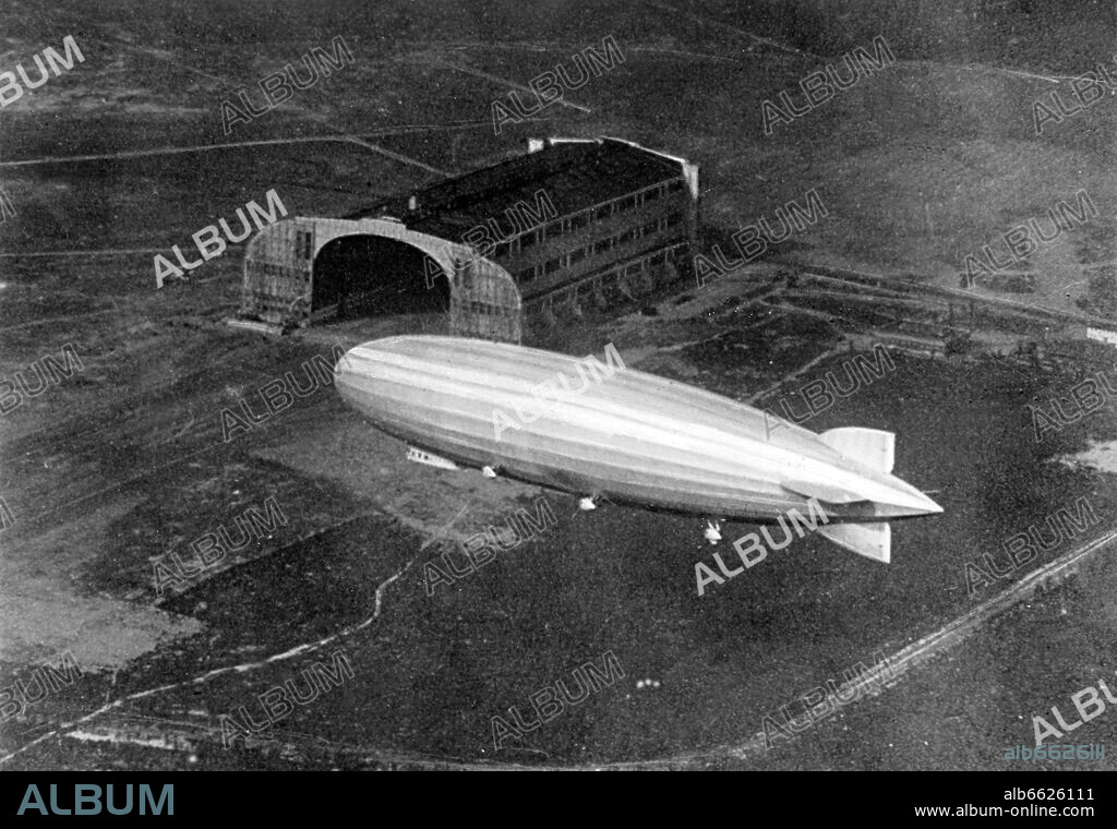 Fliegen. The airship LZ 126 (later ZR-3 "USS Los Angeles" in service of the US marine) during a delivery voyage to the USA shortly before its landing in Lakehurst on the 15th of October in 1924.

Photo: Fotoarchiv für Zeitgeschichte / Archiv - blocked for picture transmission. 15/10/1924