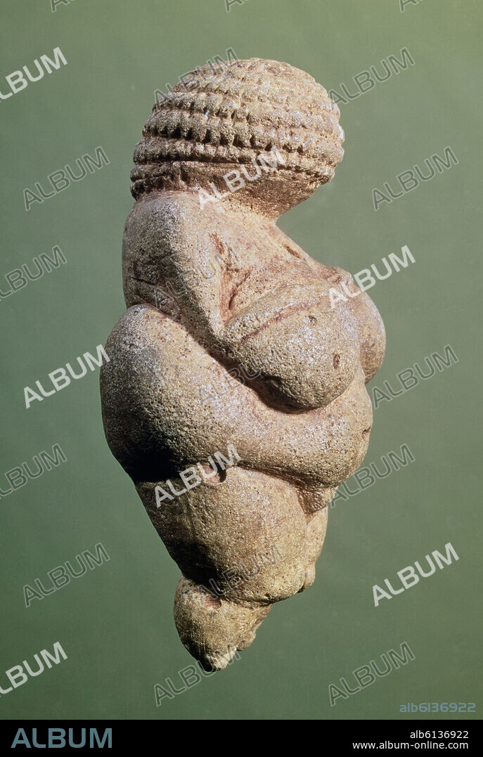 The Venus of Willendorf. Limestone (11.25 cm high). Upper paleolithic. Wien, Naturhistorisches Museum.