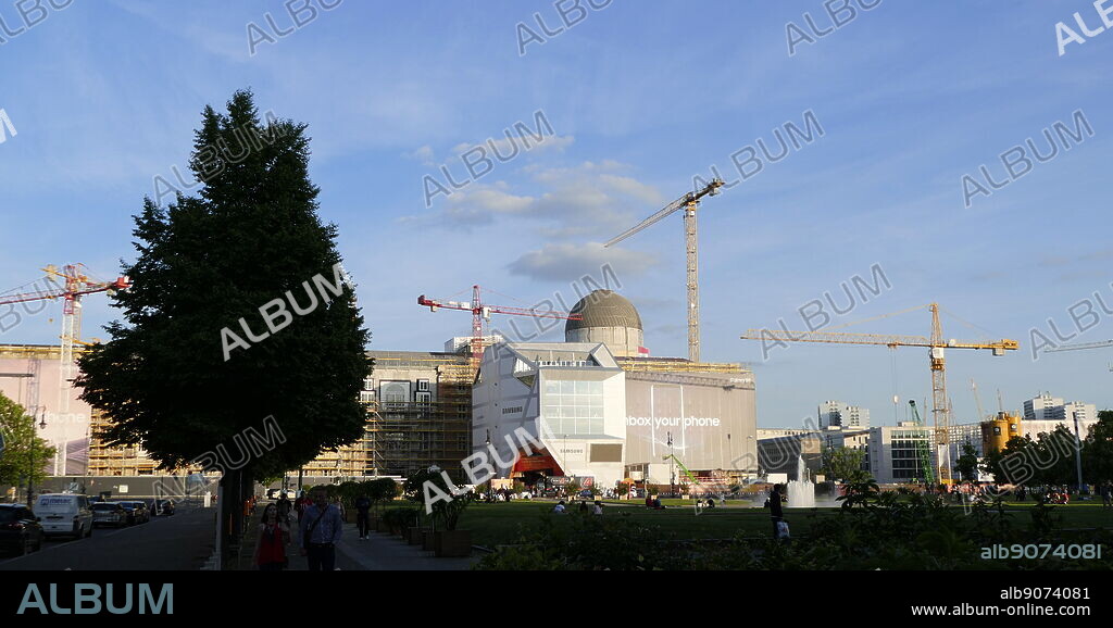 Reconstruction of the Berlin City Palace (Berliner Stadtschloss), a royal and imperial palace in the centre of Berlin. In 2013 work started on reconstruction and a part of the exterior of the palace has been rebuilt. The completion is expected in 2019.