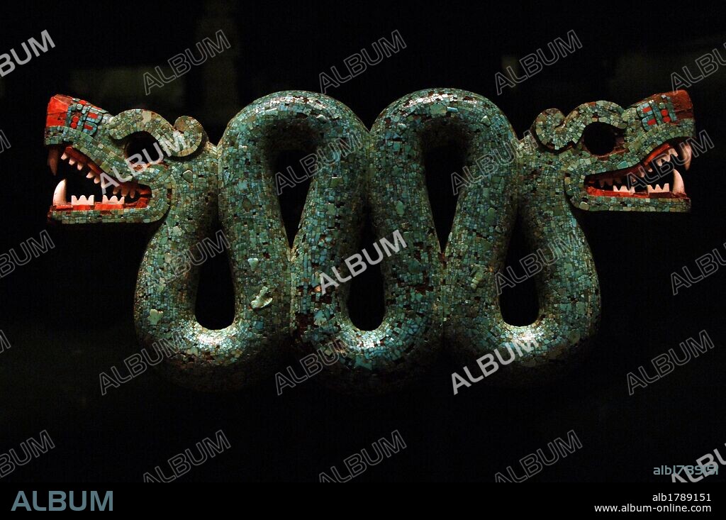 ARTE PRECOLOMBINO. CULTURA MIXTECA-AZTECA (1400-1521). SERPIENTE DE DOBLE CABEZA en mosaico de turquesa. Museo Británico. Londres. Inglaterra. Reino Unido.
