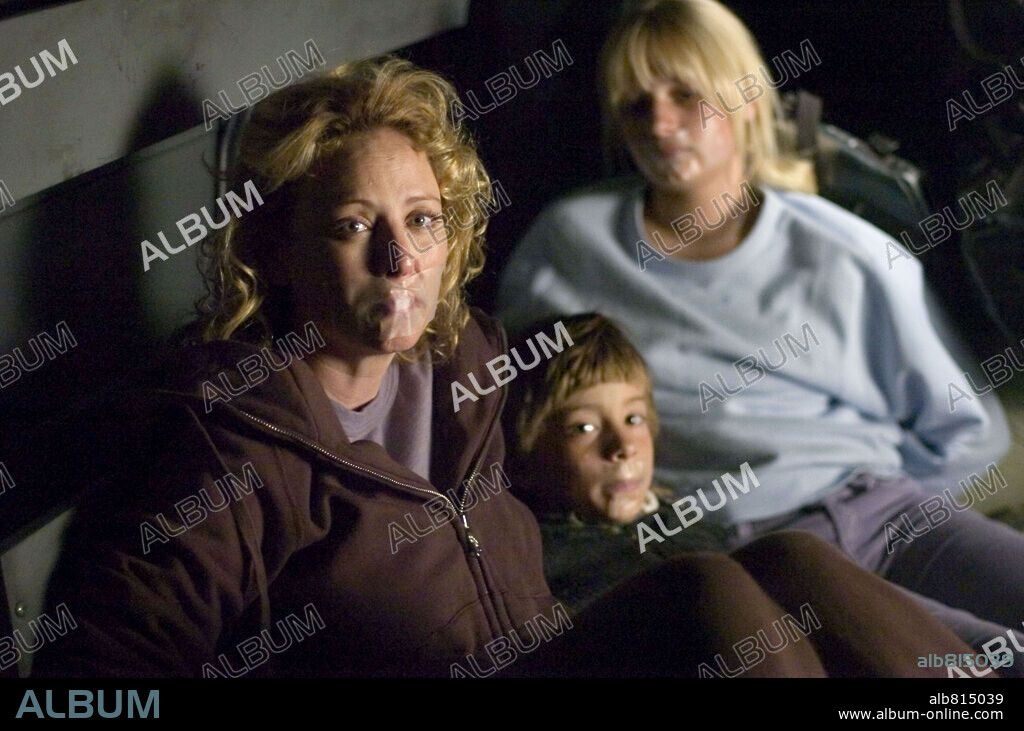 CARLY SCHROEDER, JIMMY BENNETT und VIRGINIA MADSEN in FIREWALL, 2006, unter der Regie von RICHARD LONCRAINE. Copyright WARNER BROS. / PERA, DIYAH.