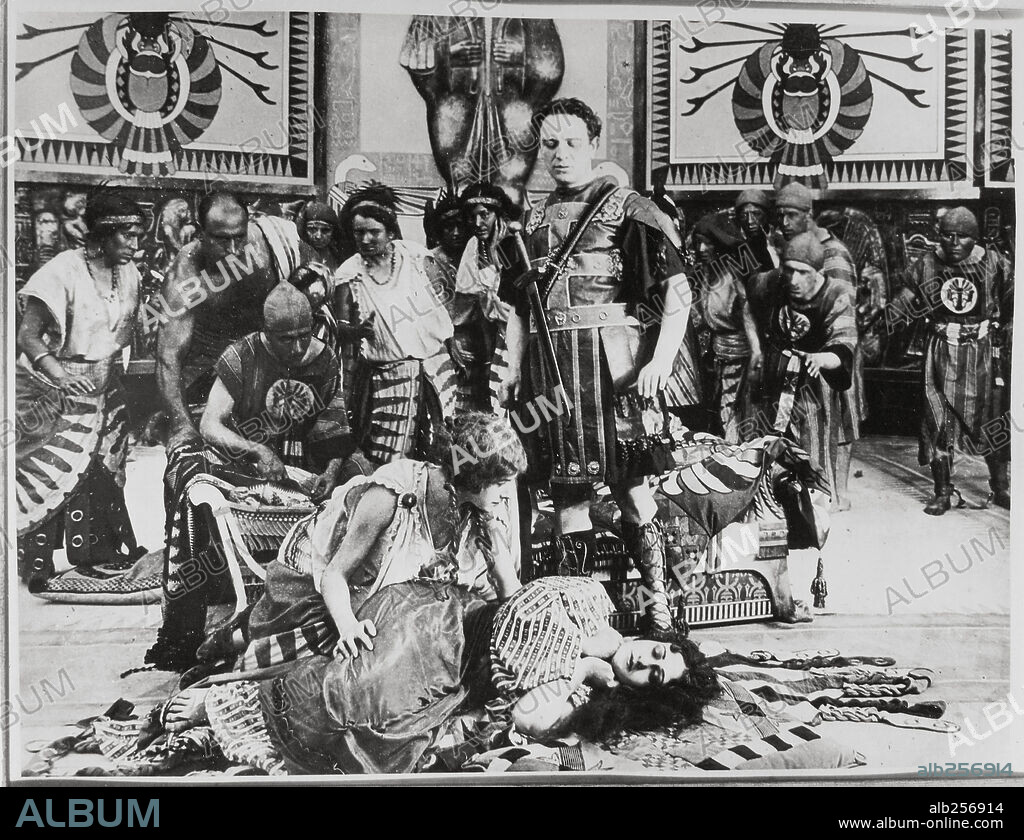 CABIRIA, 1914, réalisé par GIOVANNI PASTRONE. Copyright ITALA FILM TORINO.