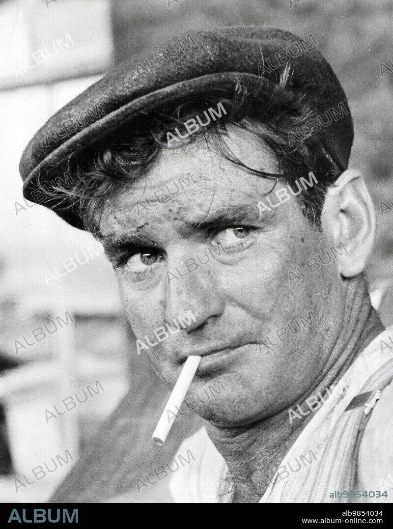 ROD TAYLOR in YOUNG CASSIDY, 1965, directed by JACK CARDIFF. Copyright M.G.M.