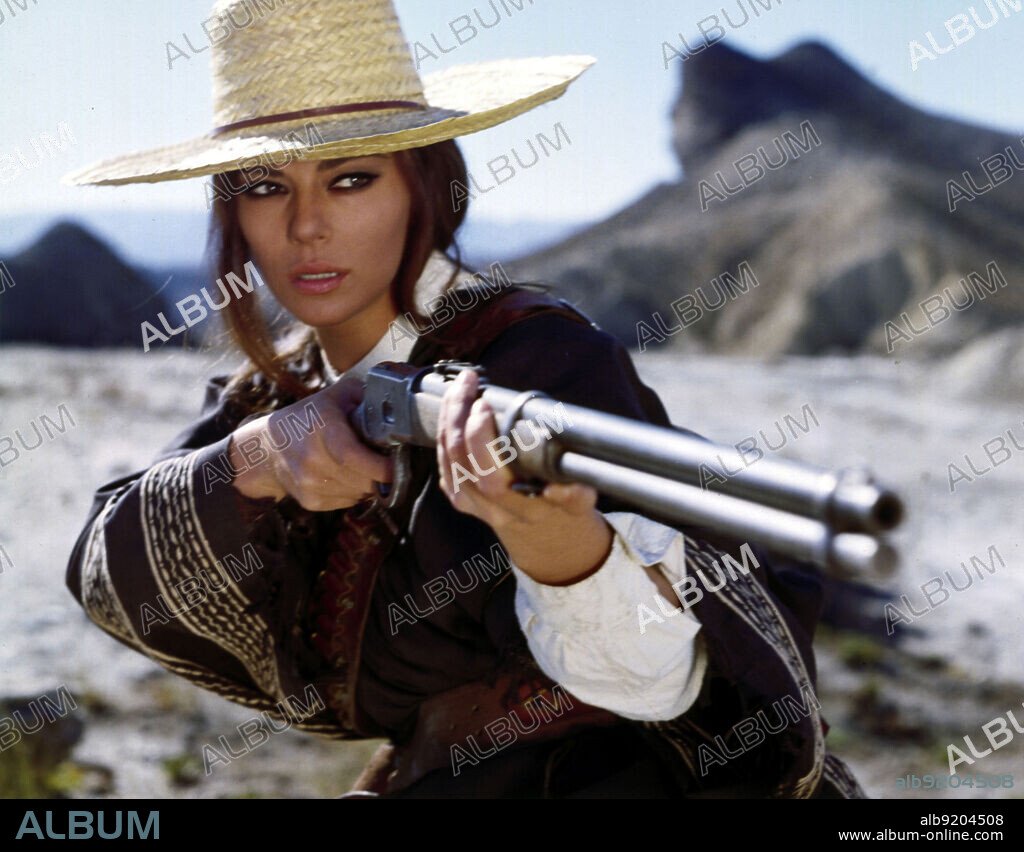 GIOVANNA RALLI in THE MERCENARY, 1968 (IL MERCENARIO), directed by SERGIO CORBUCCI. Copyright PRODUZIONE EUROPEE ASOCIATI (PEA).