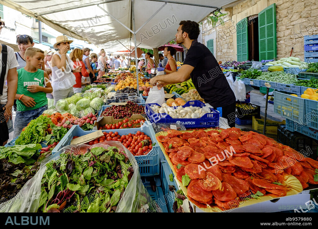 verduleria, mercado comarcal, Santanyi, Mallorca, balearic islands, spain, europe.