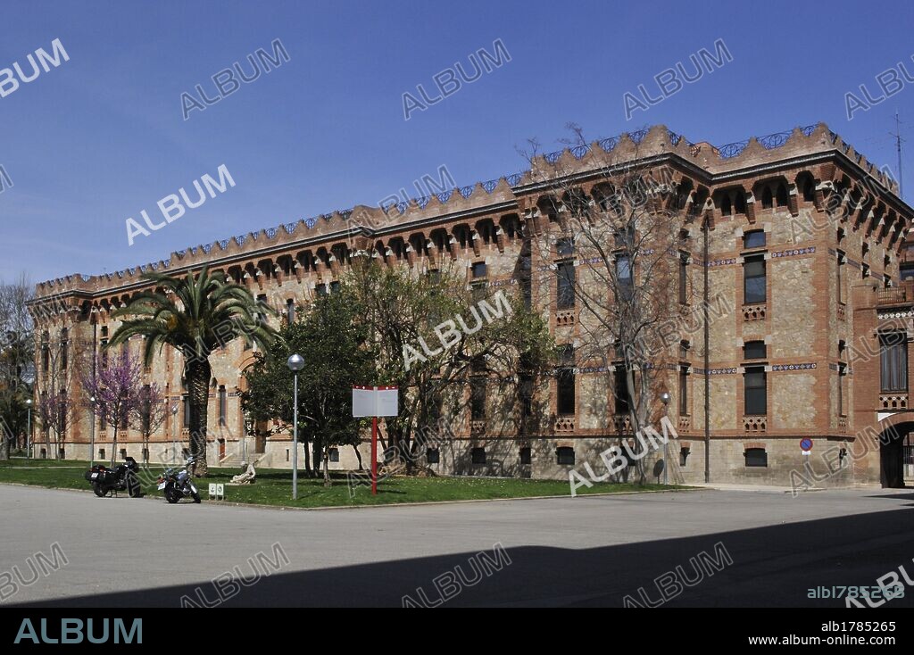 Casa de la Maternitat (1887-1915), arquitecte Camil Oliveras i d'altres, Travessera de les Corts 131-151, Barcelona, Catalunya, España.