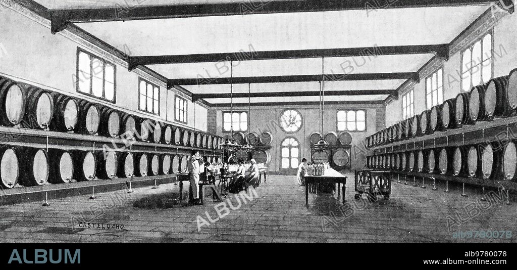 Badalona. 08/03/1909. Sala de embotellado. Fábrica de Anís del Mono en Badalona.