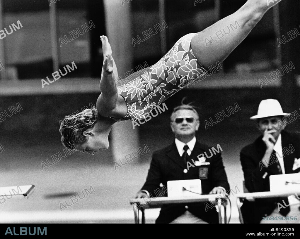 ARKIV 1973 - Simhopparen Ulrika Knape sträcker ut framför poängdomarna i VM Belgrad och vinner. Bilden utsågs till Årets Sportbild. Bilden publicerad i boken "Bilder som förändrat Sverige" - en berättelse om Expressens bildjournalistik 1944-2004.Foto: Lars Nyberg Kod.34. COPYRIGHT SCANPIX SWEDEN.