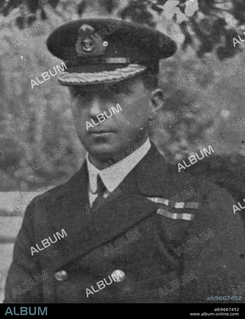 ' Le contre-amiral Horace Hood, qui perit avec "l'Invincible", battant son pavillon', 1916. From "Collection de la Guerre IV. L'Illustration Tome CXLVII. La Guerre Janvier, Fevrier, Mars, Avril, Mai, Juin 1916".