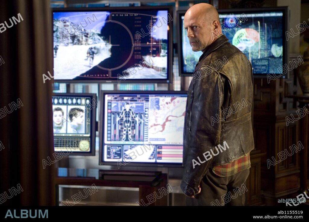 BRUCE WILLIS in SURROGATES, 2009, directed by JONATHAN MOSTOW. Copyright TOUCHSTONE PICTURES.