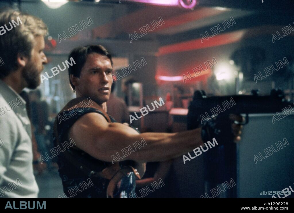 ARNOLD SCHWARZENEGGER y JAMES CAMERON en TERMINATOR, 1984 (THE TERMINATOR), dirigida por JAMES CAMERON. Copyright ORION PICTURES.