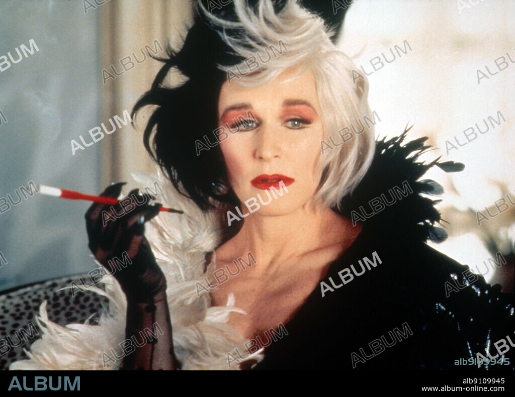 GLENN CLOSE en 101 DÁLMATAS, MÁS VIVOS QUE NUNCA, 1996 (101 DALMATIANS), dirigida por STEPHEN HEREK. Copyright WALT DISNEY PRODUCTIONS.