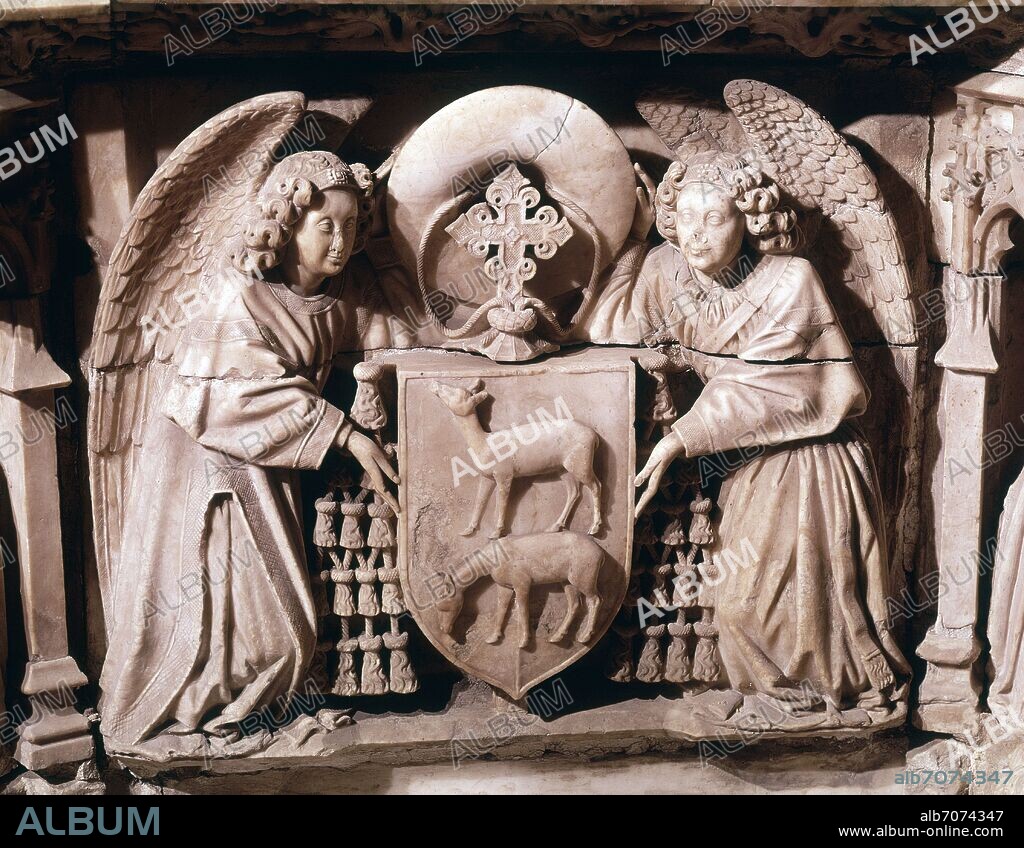 LORENZO MERCADANTE DE BRETAÑA. CAPILLA DE SAN HERMENEGILDO - DETALLE DEL SEPULCRO DEL CARDENAL CERVANTES - 1453.