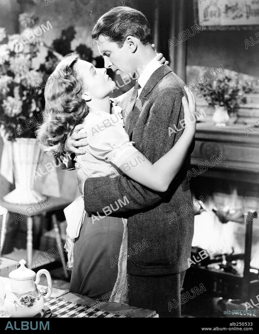 DONNA REED und JAMES STEWART in IT'S A WONDERFUL LIFE, 1946, unter der Regie von FRANK CAPRA. Copyright RKO.