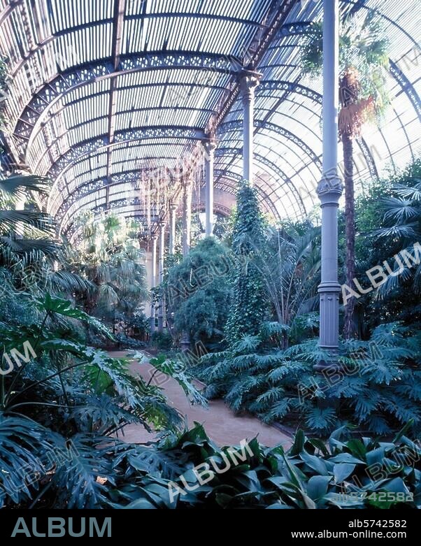 Barcelona, Parque de la Ciutadella / Umbracle Aufnahmeformat: 6 × 7 cm.