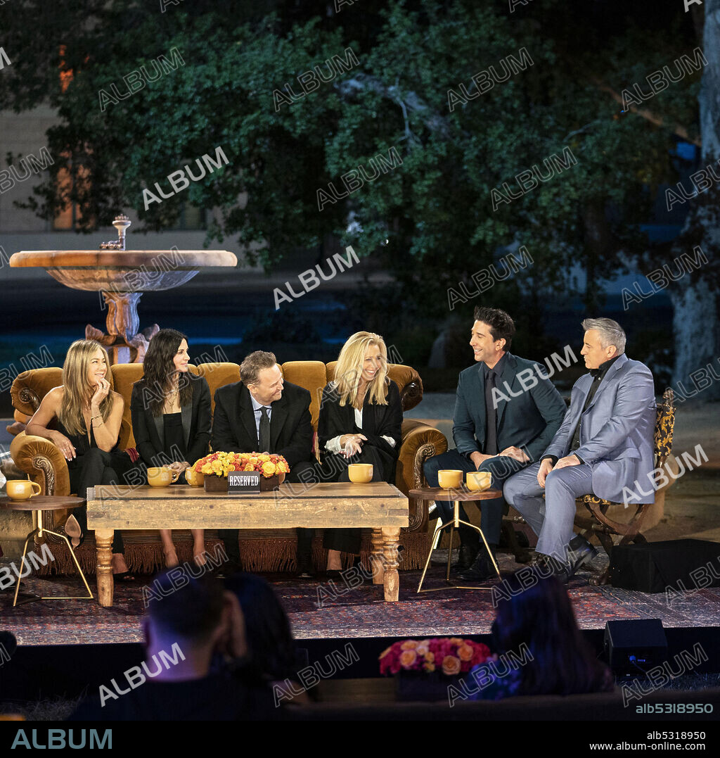 COURTENEY COX, DAVID SCHWIMMER, JENNIFER ANISTON, LISA KUDROW, MATT LEBLANC y MATTHEW PERRY en FRIENDS: THE REUNION, 2021 (FRIENDS REUNION SPECIAL), dirigida por BEN WINSTON. Copyright HBO Max / Warner Bros. Television.